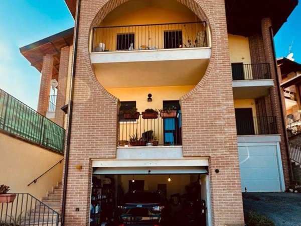 casa indipendente in vendita a L'Aquila in zona Genzano
