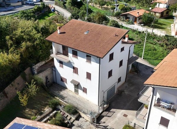 casa indipendente in vendita a L'Aquila in zona Monticchio/frazione Bagno