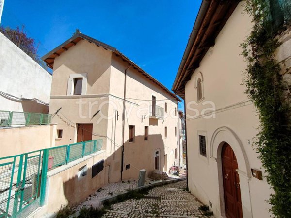 appartamento in vendita a L'Aquila in zona Centro Città