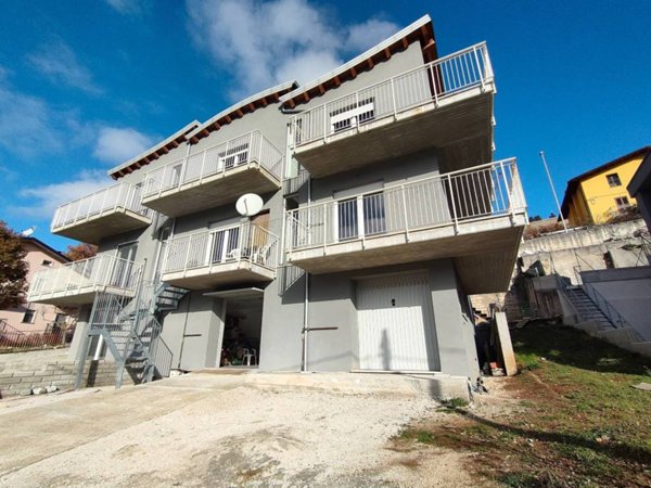casa indipendente in vendita a L'Aquila in zona Poggio di Roio