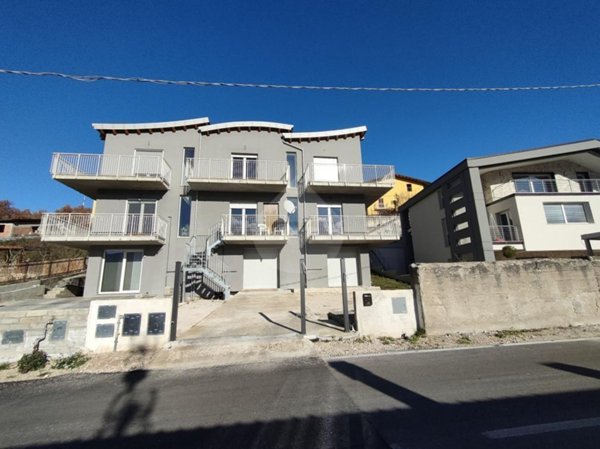 casa indipendente in vendita a L'Aquila in zona Poggio di Roio
