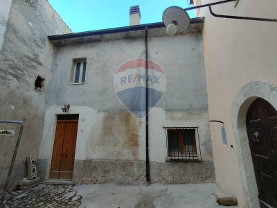 casa semindipendente in vendita a L'Aquila