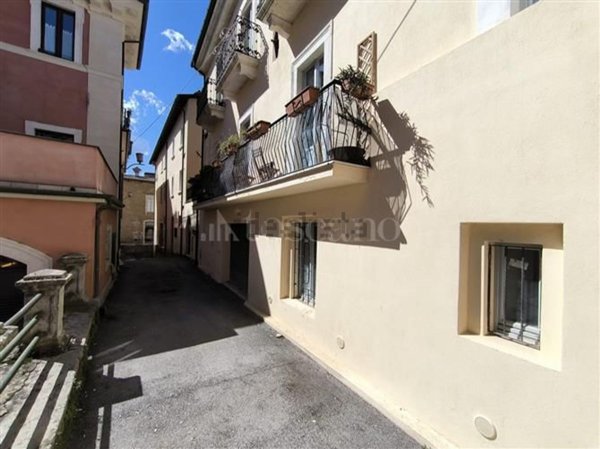 appartamento in vendita a L'Aquila in zona Centro Città