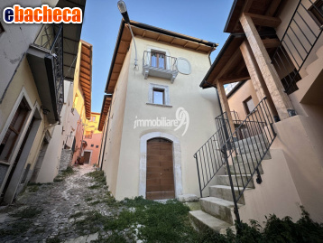 casa indipendente in vendita a L'Aquila in zona Paganica