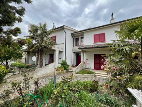 casa indipendente in vendita a L'Aquila in zona Filetto