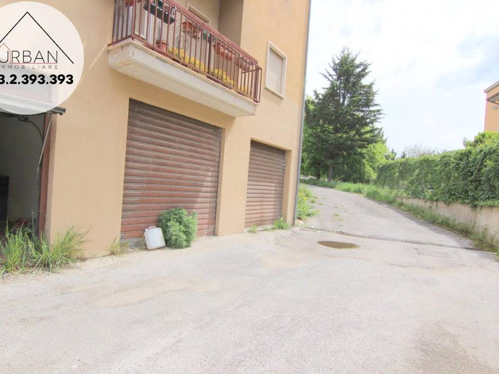 locale di sgombero in vendita a L'Aquila