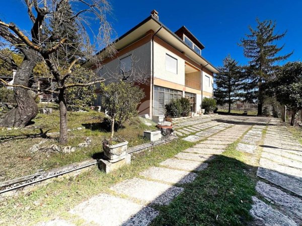 casa indipendente in vendita a L'Aquila in zona Torrione