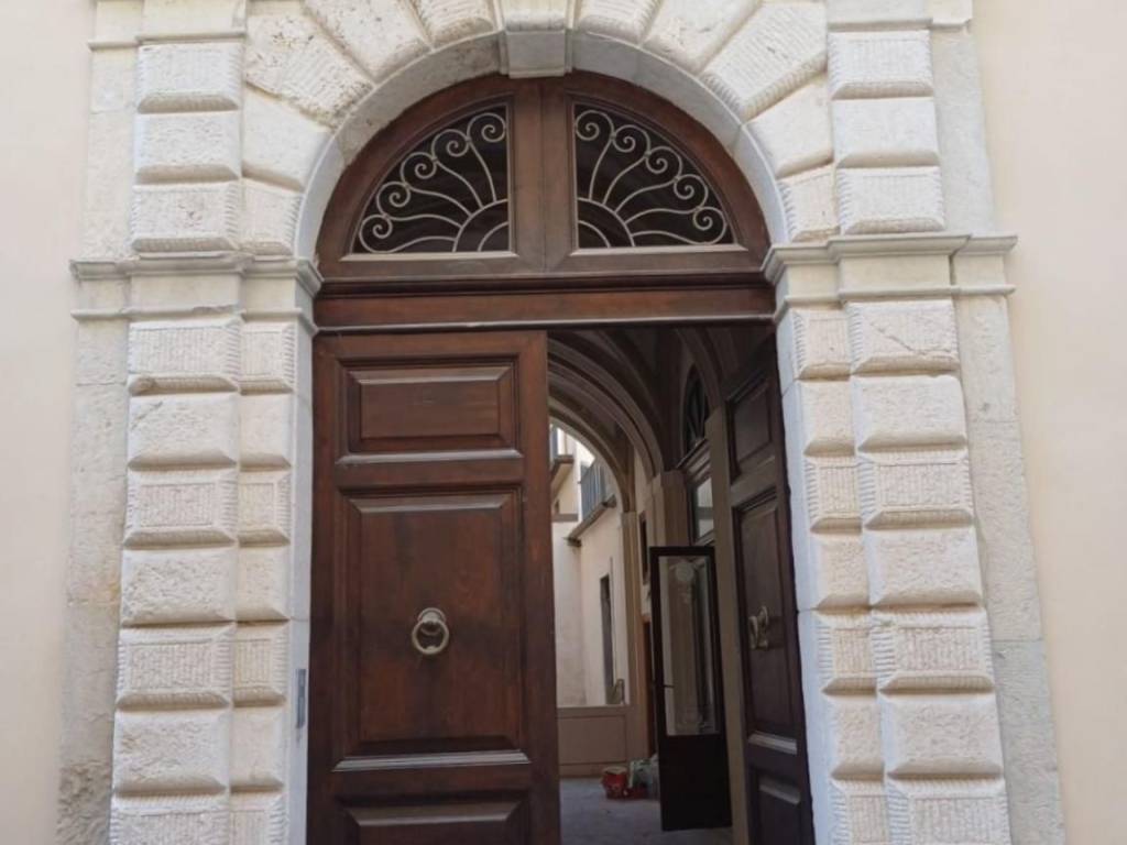 appartamento in vendita a L'Aquila in zona Centro Città