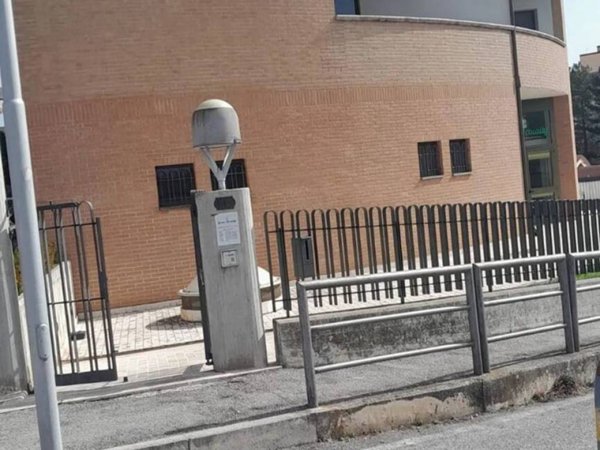 negozio in vendita a L'Aquila in zona Torrione