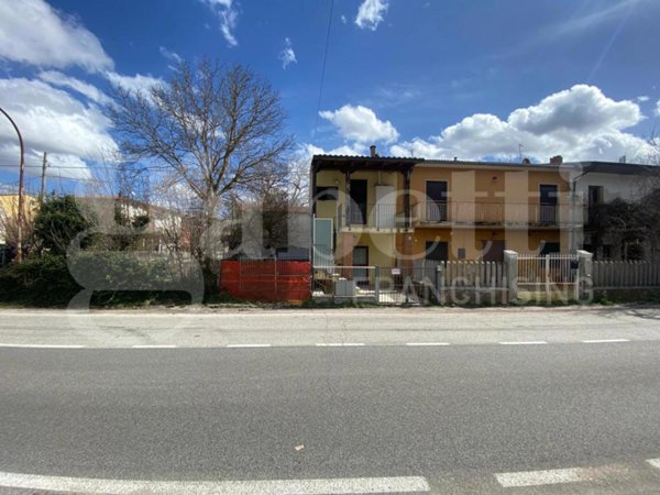 casa indipendente in vendita a L'Aquila in zona Palombaia di Sassa