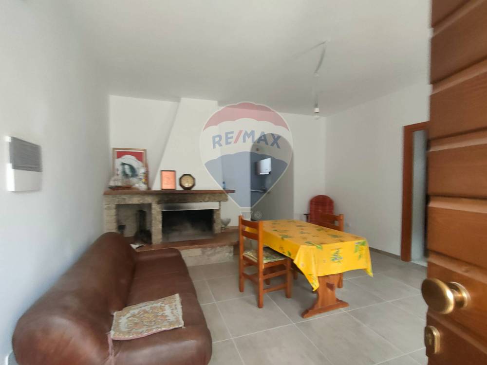 casa indipendente in vendita a L'Aquila in zona Colle di Roio