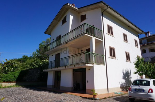 casa indipendente in vendita a L'Aquila in zona Assergi
