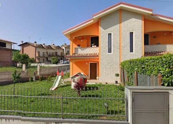 casa indipendente in vendita a L'Aquila in zona Preturo