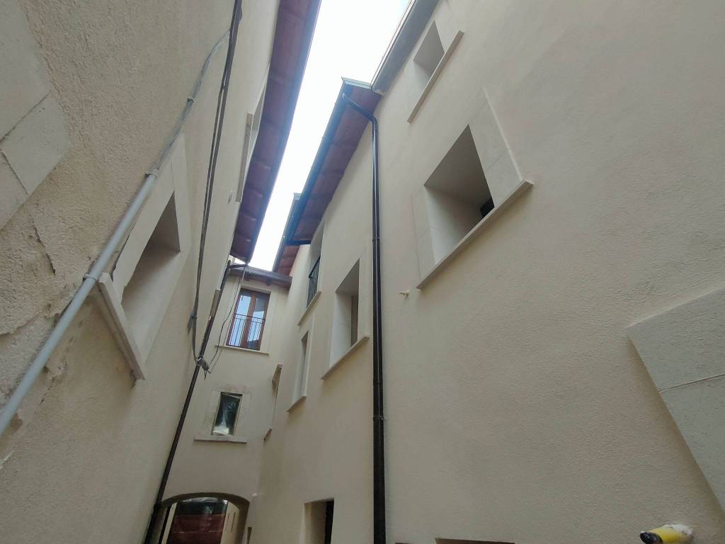 casa indipendente in vendita a L'Aquila in zona Monticchio/frazione Bagno