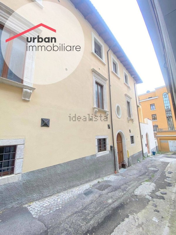 appartamento in vendita a L'Aquila in zona Centro Città