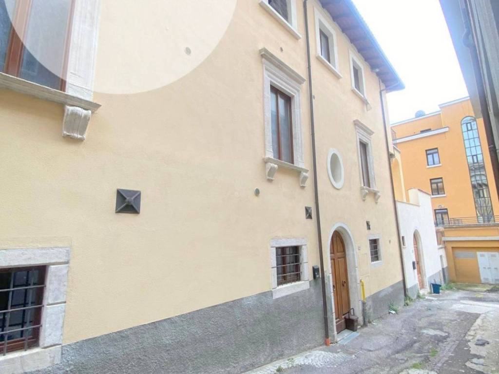 appartamento in vendita a L'Aquila in zona Centro Città