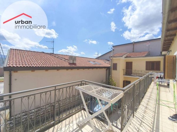 casa indipendente in vendita a L'Aquila in zona Pettino