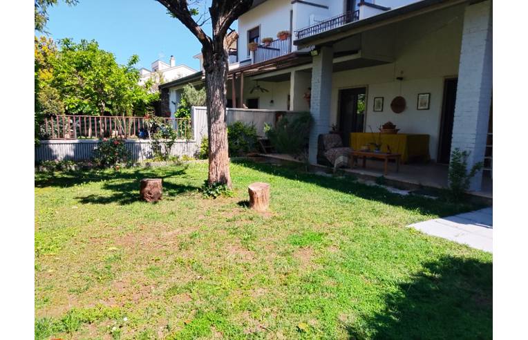 casa indipendente in vendita a L'Aquila