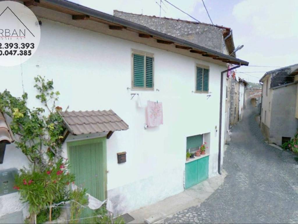 casa indipendente in vendita a L'Aquila in zona Pianola
