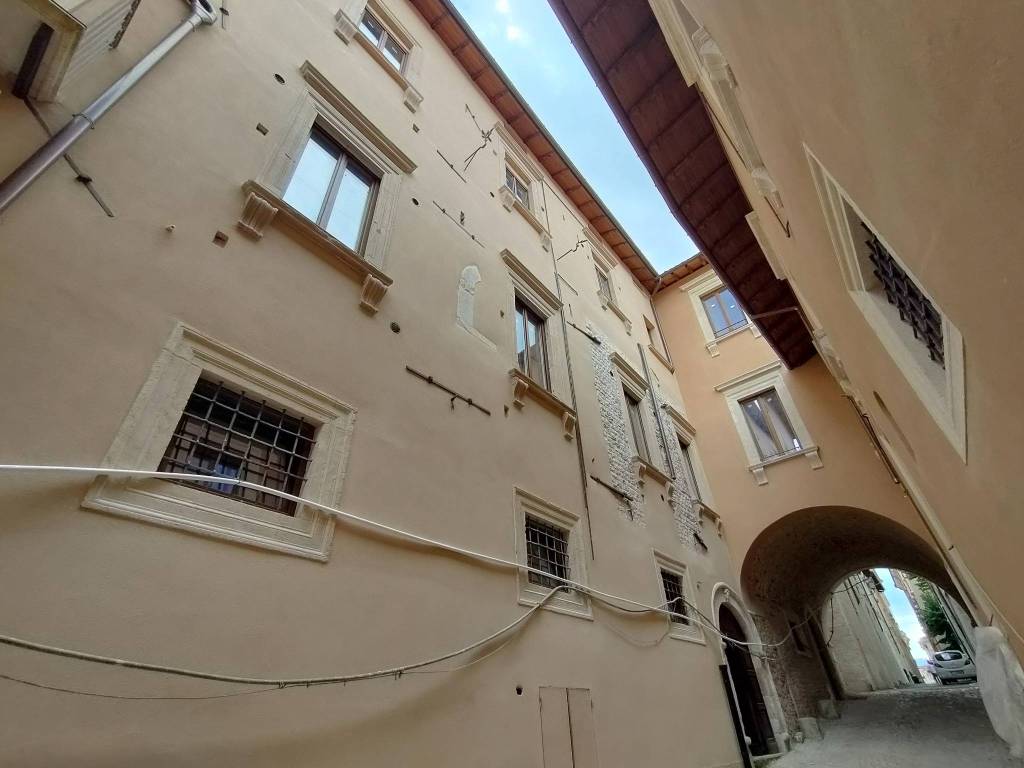 appartamento in vendita a L'Aquila in zona Centro Città