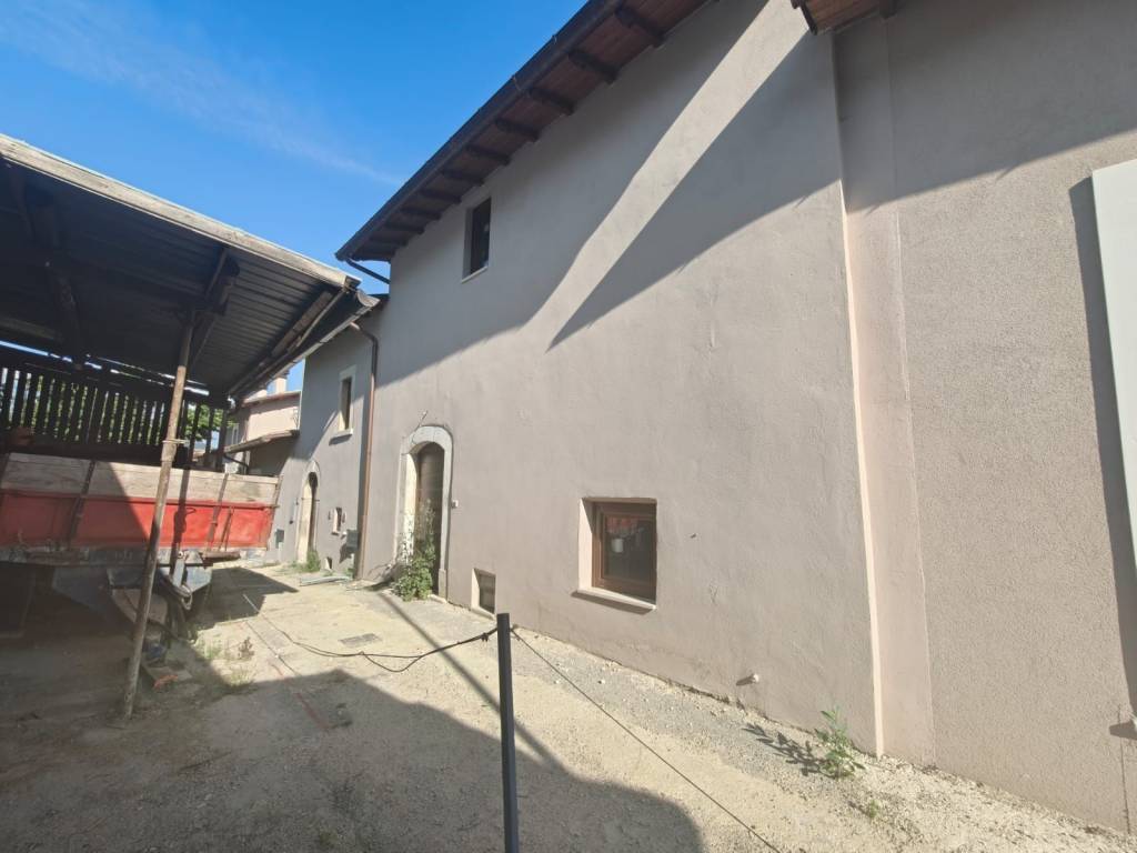 casa indipendente in vendita a L'Aquila in zona Sant'Elia