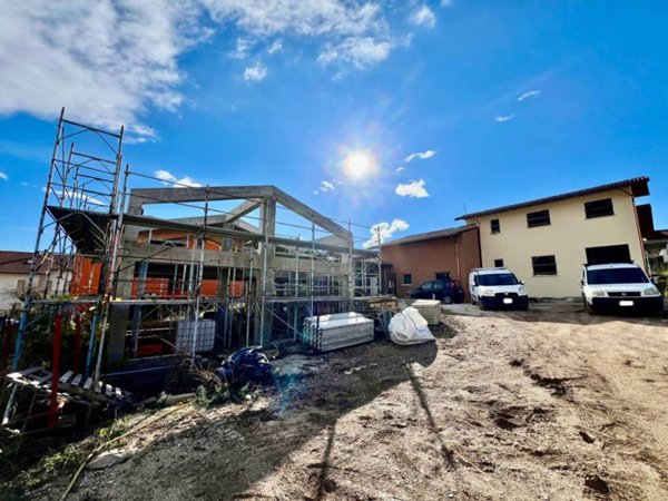 casa indipendente in vendita a L'Aquila in zona Coppito