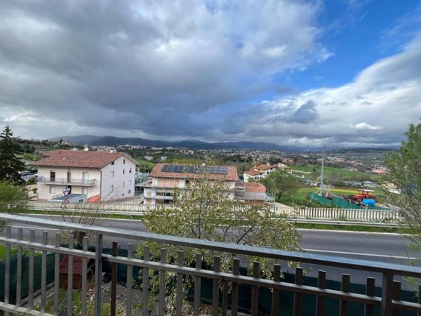 casa indipendente in vendita a L'Aquila in zona Pianola