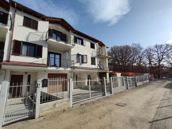casa indipendente in vendita a L'Aquila in zona Paganica