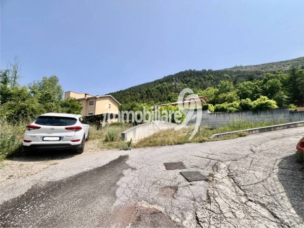 casa indipendente in vendita a L'Aquila in zona Cansatessa