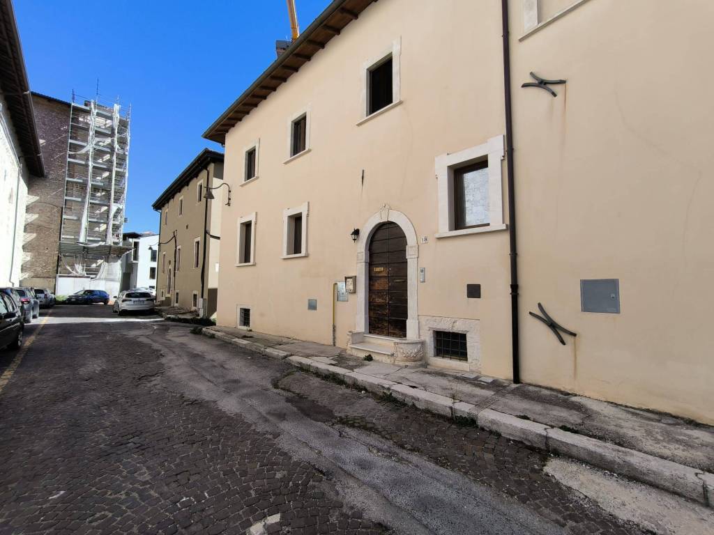 appartamento in vendita a L'Aquila in zona Centro Città