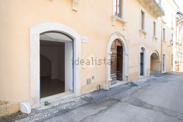 appartamento in vendita a L'Aquila in zona Centro Città