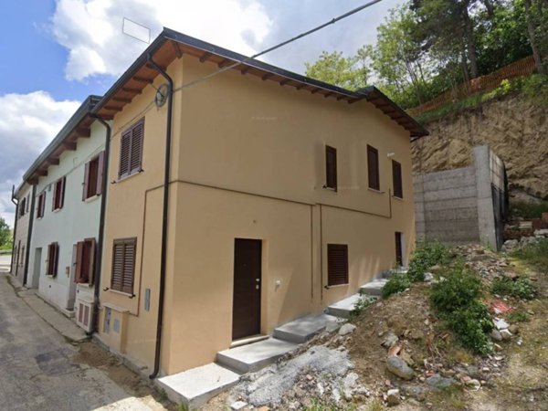 casa indipendente in vendita a L'Aquila in zona Monticchio/frazione Bagno