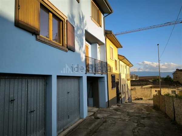 pentavano in vendita a L'Aquila in zona Arischia