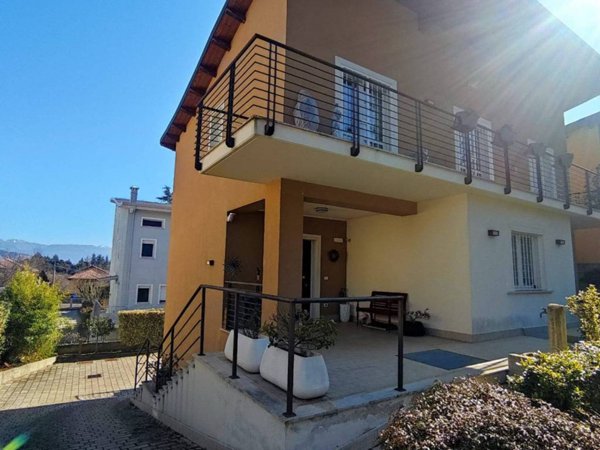 casa indipendente in vendita a L'Aquila in zona Pianola