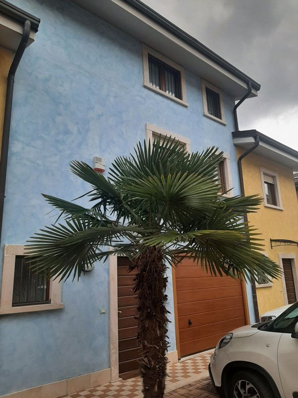 casa indipendente in vendita a L'Aquila in zona San Giuliano