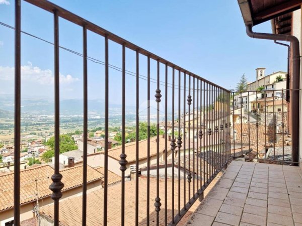 casa indipendente in vendita a L'Aquila in zona Pianola
