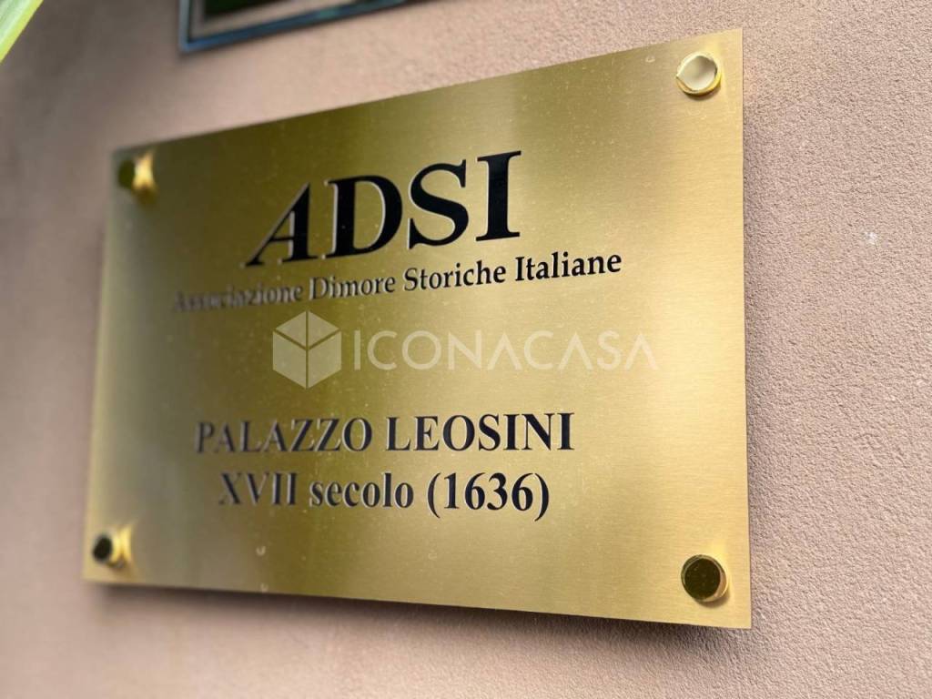 negozio in vendita a L'Aquila in zona Centro Città