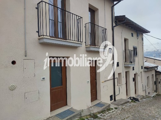 casa indipendente in vendita a L'Aquila in zona Paganica