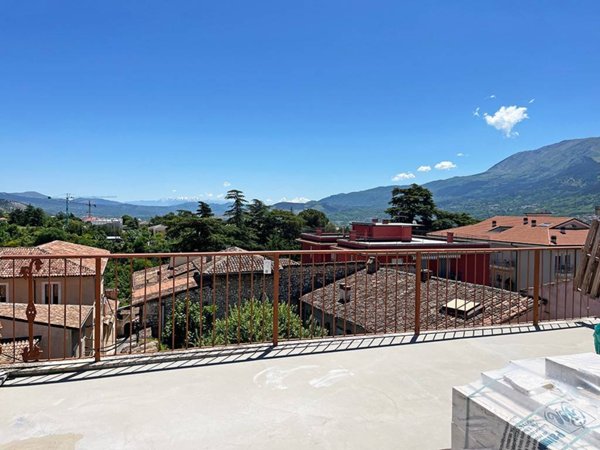 casa indipendente in vendita a L'Aquila in zona Centro Città