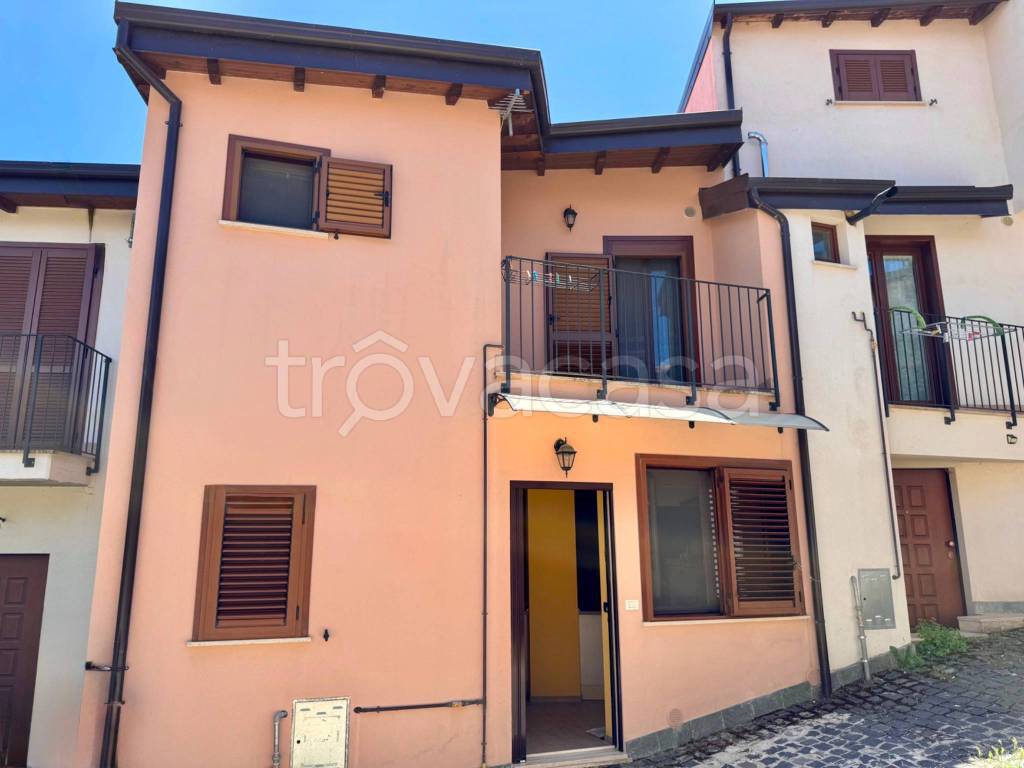 casa indipendente in vendita a L'Aquila in zona Monticchio/frazione Bagno