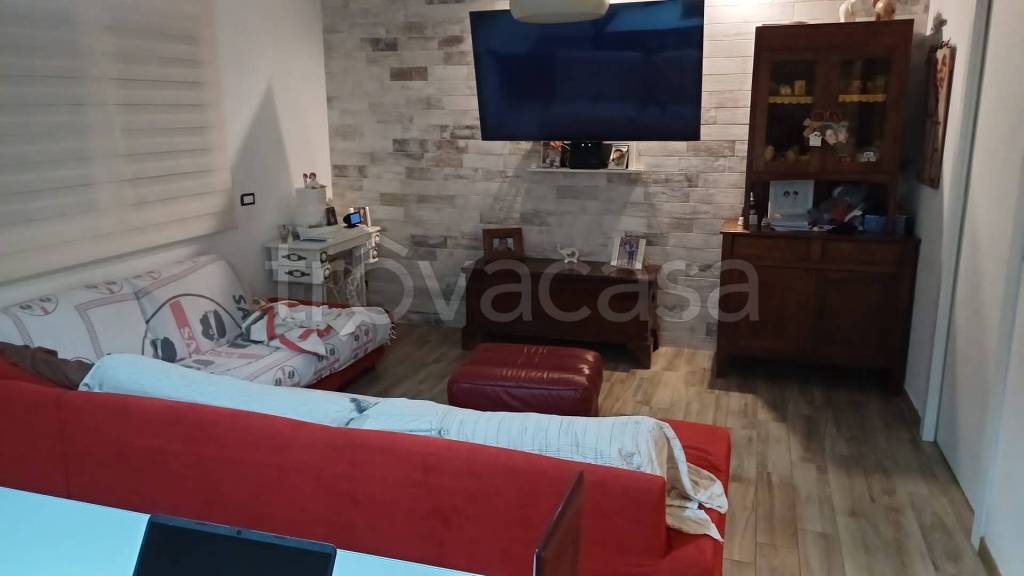 casa indipendente in vendita a L'Aquila in zona Genzano