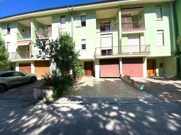 casa indipendente in vendita a L'Aquila in zona Palombara