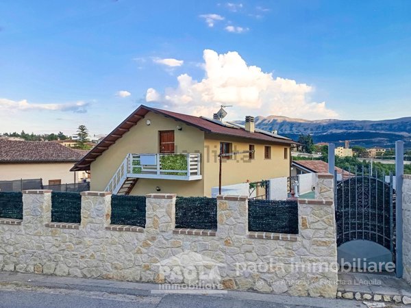 casa indipendente in vendita a L'Aquila