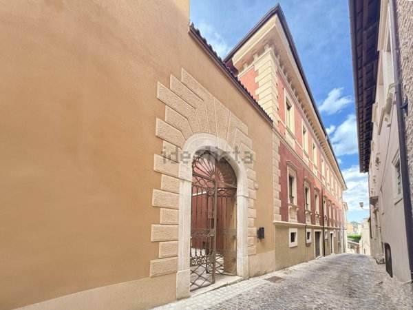 appartamento in vendita a L'Aquila in zona Centro Città