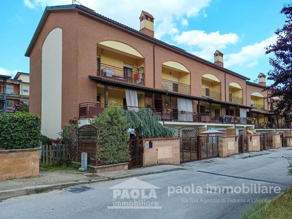 casa indipendente in vendita a L'Aquila in zona Preturo