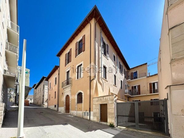 appartamento in vendita a L'Aquila in zona Centro Città