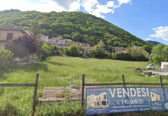 casa indipendente in vendita a L'Aquila in zona Preturo