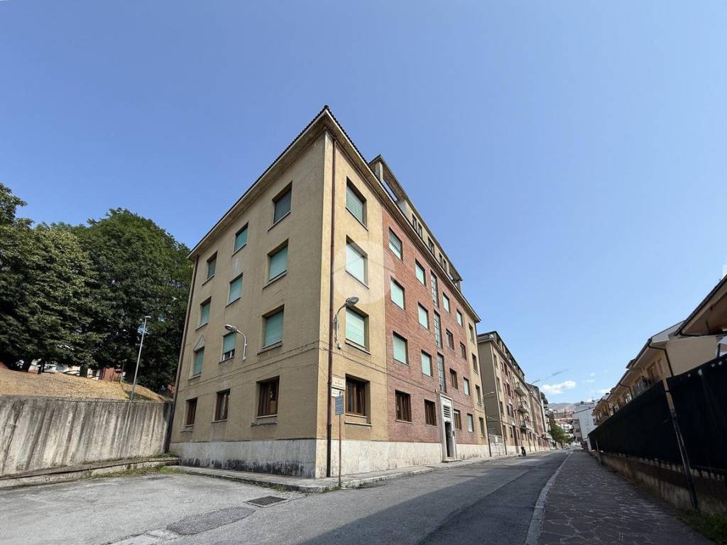 appartamento in vendita a L'Aquila in zona Centro Città