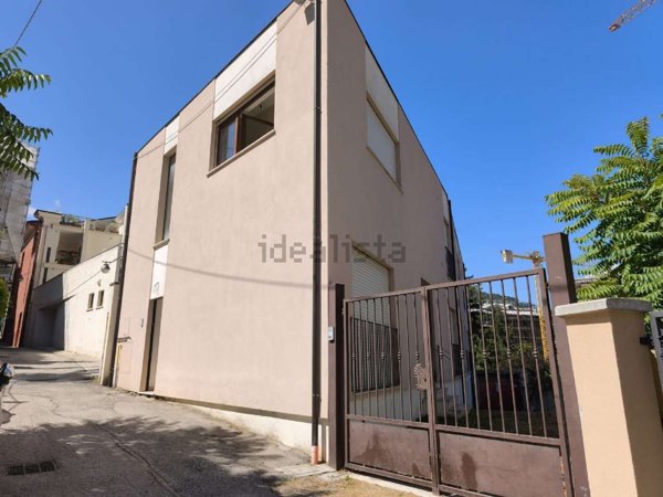 appartamento in vendita a L'Aquila in zona Centro Città