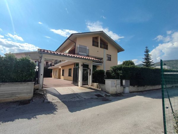 appartamento in vendita a L'Aquila in zona Genzano